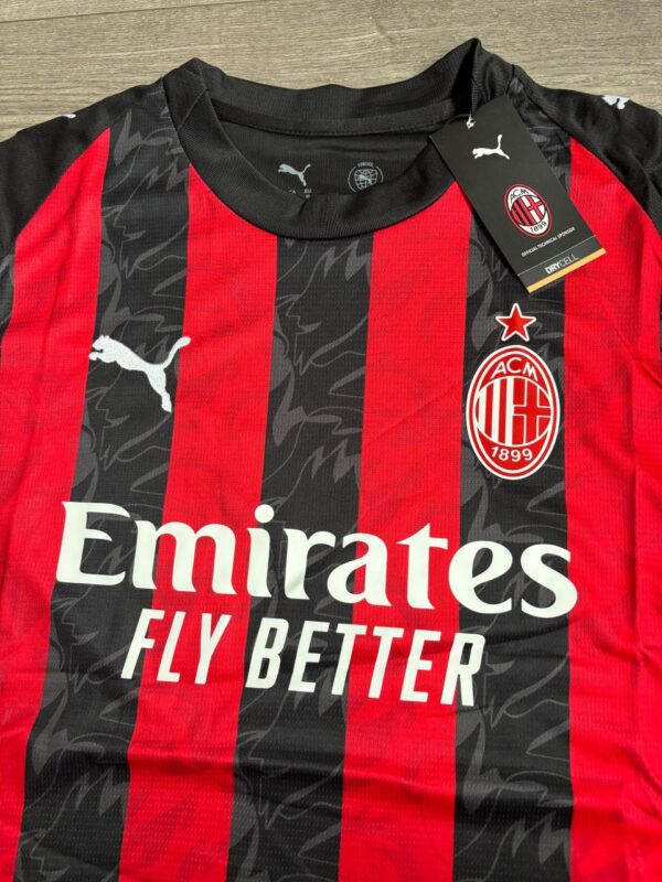 Milan 25/26 - 1º Equipación