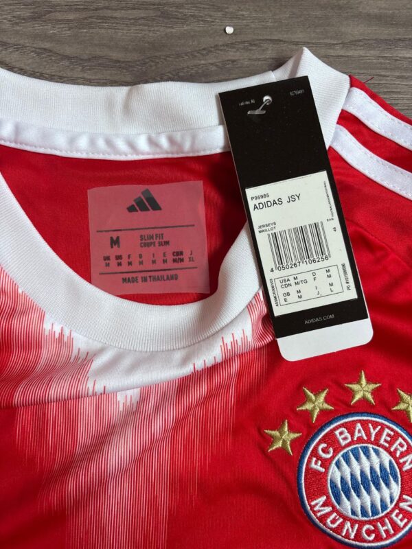 5778388132221881499 Bayern Munich 25/26 - 1º Equipación