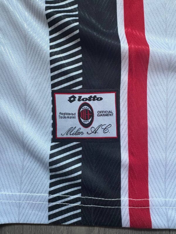 6050903781383277553 Milan 98/99 - 2º Equipación