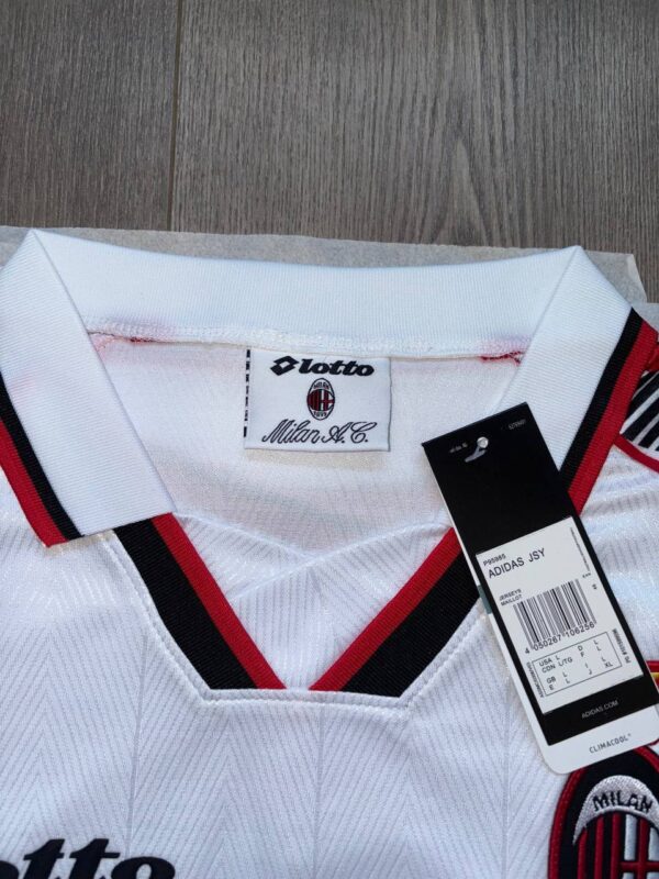 6050903781383277554 Milan 98/99 - 2º Equipación